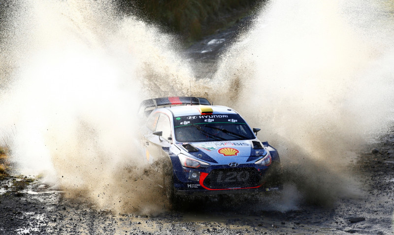 "Hyundai" komanda nevienam no pilotiem negarantē pilnu WRC sezonu