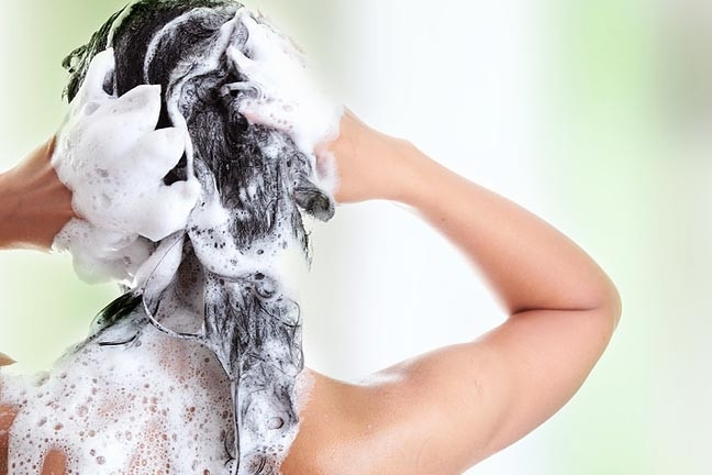 Pieci padomi, kā nokrāsot matus mājas apstākļos