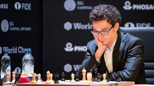 Amerikānis Karuāna būs Kārlsena pretinieks cīņā par pasaules čempiona titulu šahā