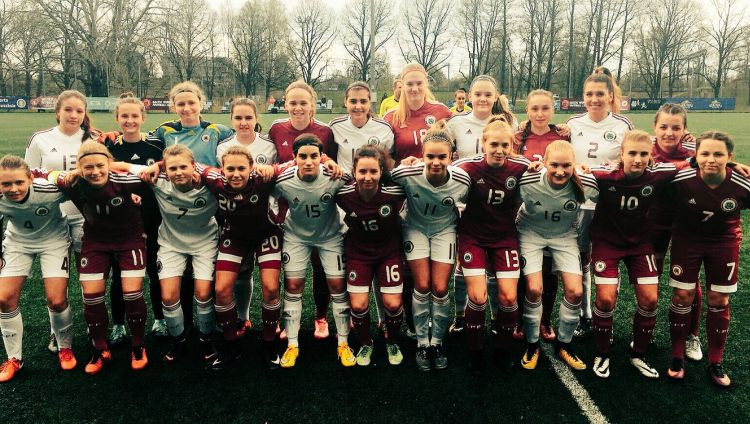 Latvijas sieviešu U19 izlase pārspēj pirmās līgas izlasi