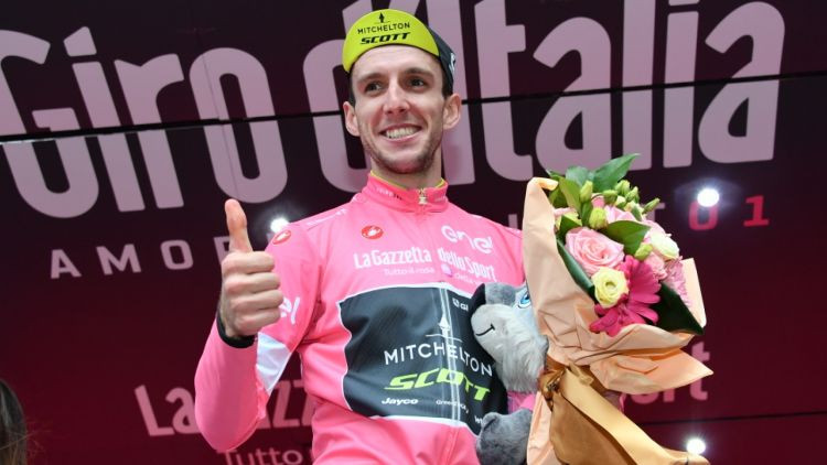 "Mitchelton-Scott" riteņbraucējiem dubultuzvara "Giro d'Italia" pirmajā kalnu posmā