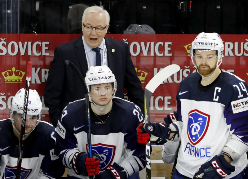 Ilggadējais Francijas hokeja izlases treneris Hedersons atstājis savu amatu