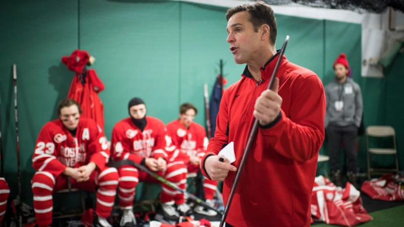 Par "Rangers" galveno treneri kļūst universitātē strādājušais Kvins