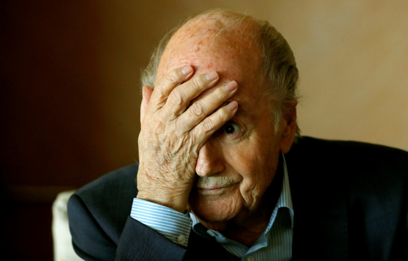 Diskvalificētais bijušais FIFA prezidents Blaters neapmeklēs Pasaules kausa atklāšanas maču