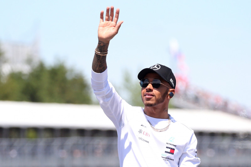 Hamiltons līdz nākamajam F1 posmam parakstīs jaunu līgumu ar "Mercedes"