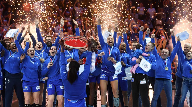 Francijas handbolistes savās mājās pirmo reizi kļūst par Eiropas čempionēm