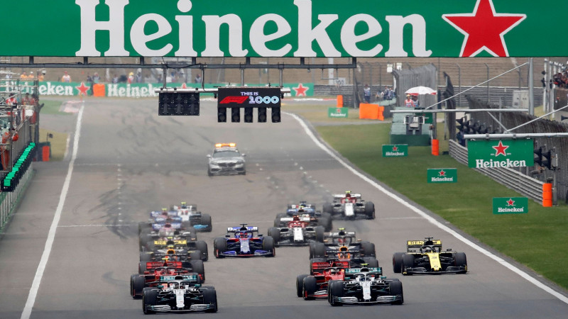 Tūkstošajā F1 sacīkstē "Mercedes" tiek pie trešās dubultuzvaras šosezon