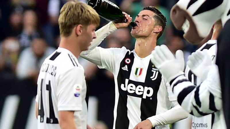 "Juventus" astoto sezonu pēc kārtas triumfē Itālijas A sērijā