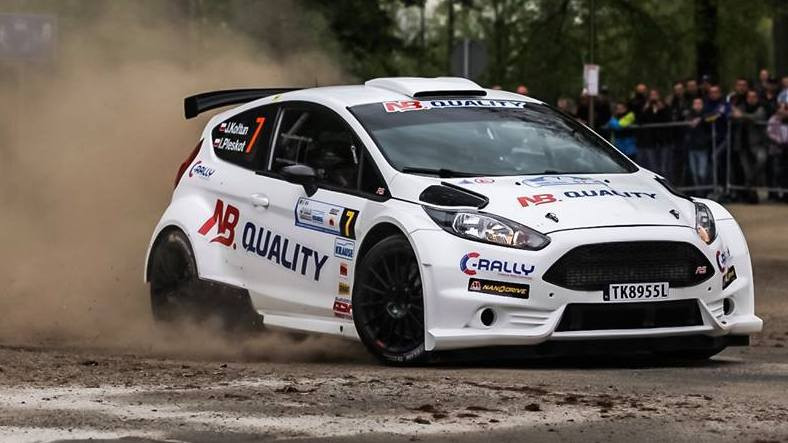 Sportistam pēc rallija nozog sporta automašīnu