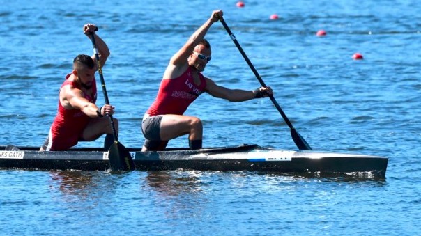 Kanoe airētāji Pranks un Tints izcīna 17. vietu pasaules čempionātā