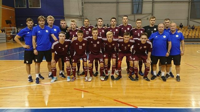 Lieliskais Meikulāna sniegums neglābj Latvijas U19 telpu futbolistus no zaudējuma