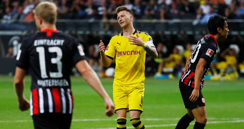 "Borussia" sit savos vārtos un izlaiž uzvaru Frankfurtē