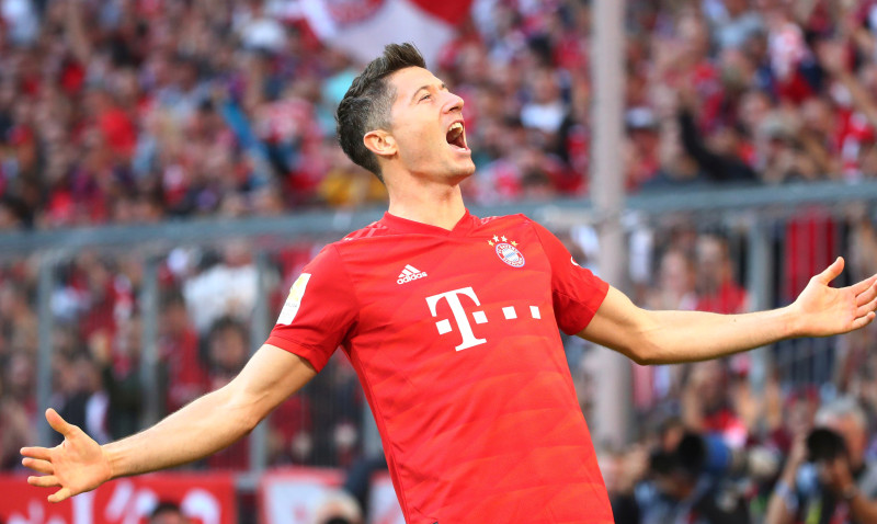 Levandovskis turpina uzstādīt rekordus un nodrošina "Bayern" uzvaru