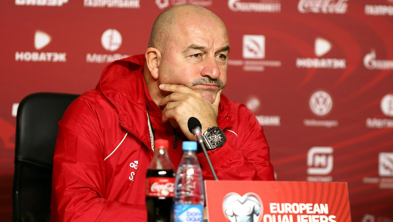 Pēc neveiksmīgā ''Euro2020'' no Krievijas galvenā trenera amata atlaiž Čerčesovu