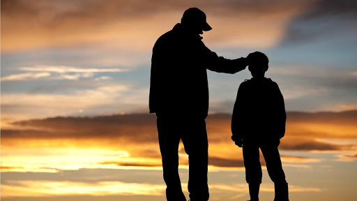 Tēvu tipi un kā tie ietekmē dēlu attīstību