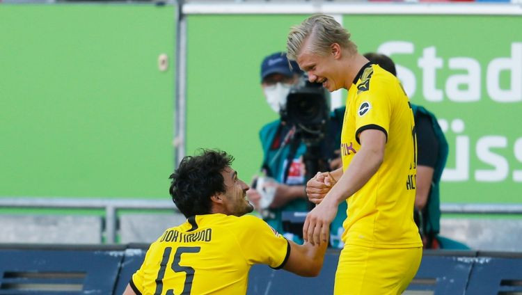 Holanns izrauj uzvaru Dortmundei, pēdējo minūšu panākums arī Minhenei