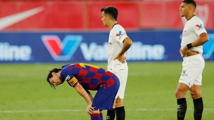 "Barcelona" negūst vārtus Seviljā, "Real" svētdien iespēja panākt līdzsvaru