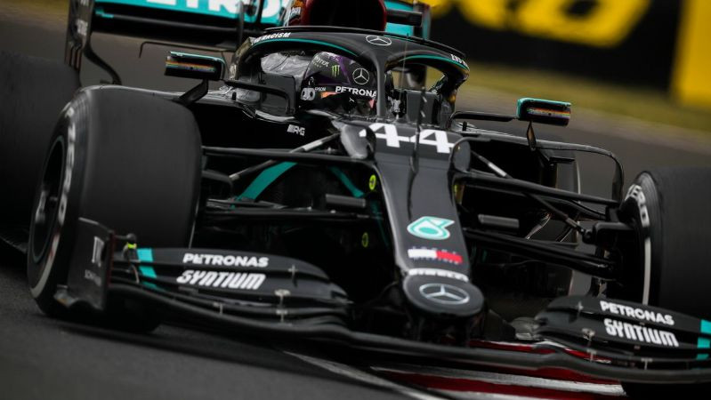 Hamiltons ar trases rekordu uzvar Ungārijas GP kvalifikācijā