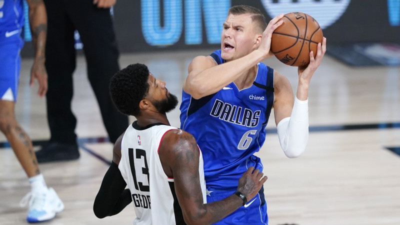 Porziņģa un "Mavericks" spēle pārcelta, NBA varētu atsākties piektdien