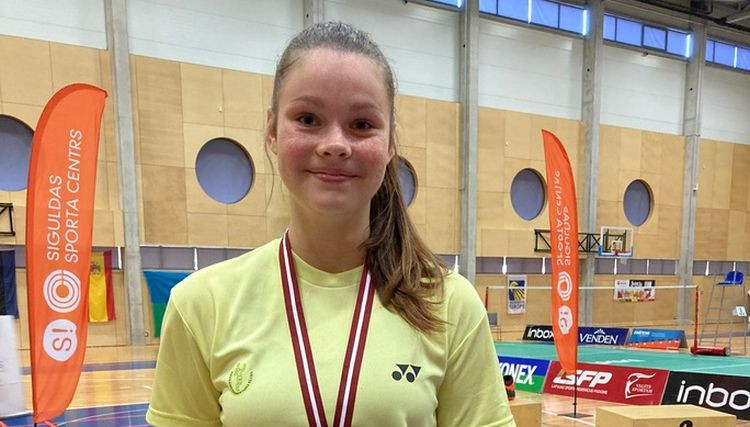 Badmintoniste Kupča piedzīvo zaudējumu Eiropas junioru čempionāta trešajā kārtā