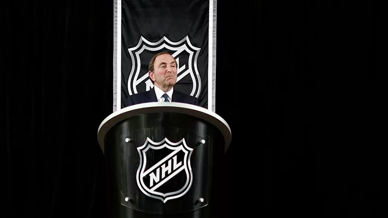 NHL komisārs Betmens: "Janvārī ceram sākt pilnvērtīgu sezonu ar skatītājiem tribīnēs"