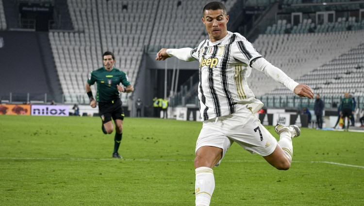 Ronaldu iesit abus vārtus "Juventus" uzvarā, igauņa Klavana vārtus neieskaita