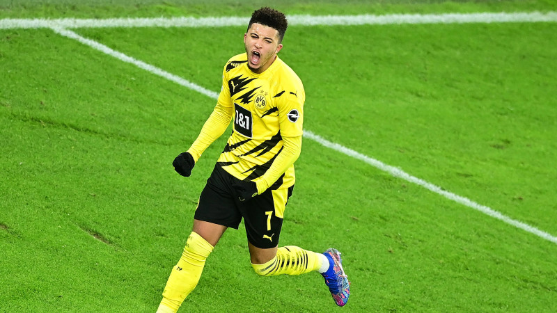 Dortmundes "Borussia" atgriežas "top 4", "Bayern" zaudē puslaiku pret pastarīti