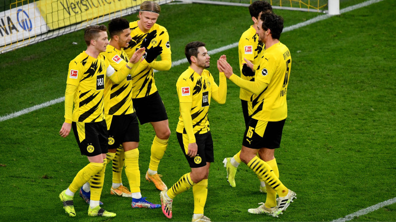 Dortmunde nostiprinās piektajā vietā, "Hoffenheim" atspēlējas no 0:2 un uzvar