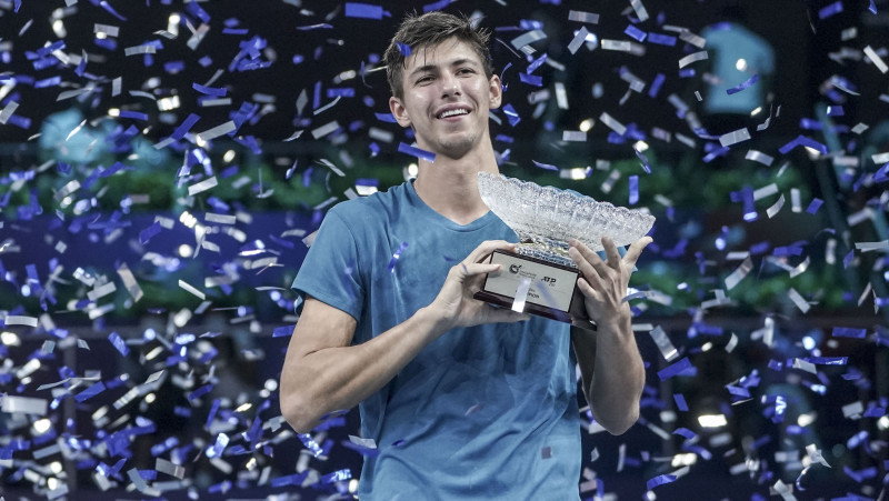 Popirins uzvar finālu neveiksminieku Bubļiku un iegūst pirmo ATP titulu