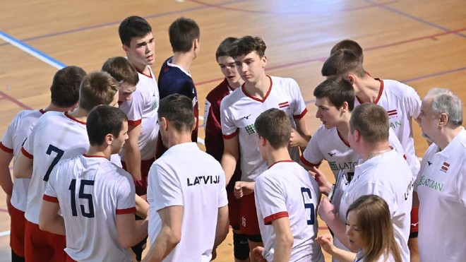 U17 Latvijas volejbola izlase EČ kvalifikācijā uzvar arī spēcīgo Franciju