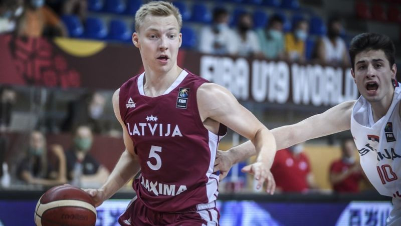 U20 izlases aizsargs Skuja pievienojas ''Latvijas Universitātei''