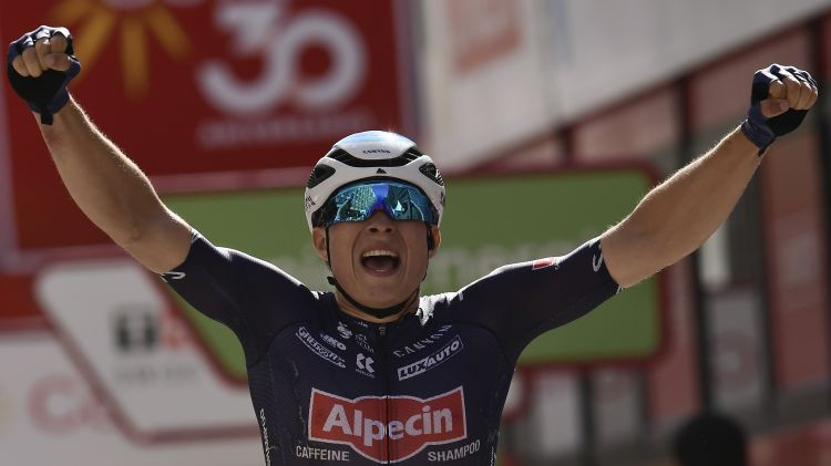 "Vuelta a Espana" otrajā posmā uzvar beļģis Filipsens