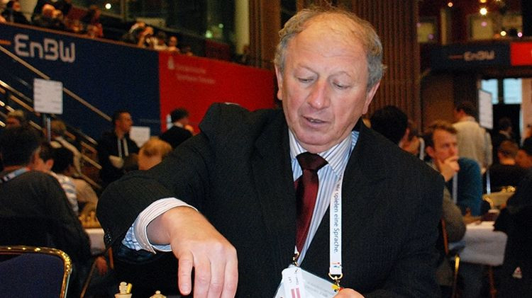 Mūžībā devies Latviju pārstāvējušais šaha lielmeistars Jevgēņijs Svešņikovs