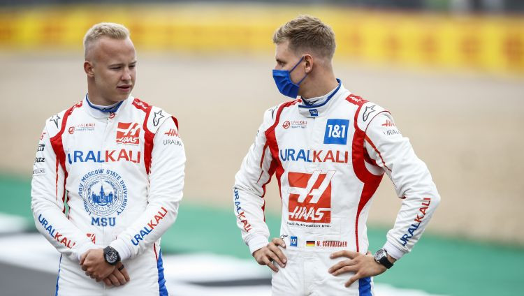 F1 vājākā komanda "Haas" arī nākamo sezonu uztic Šūmaheram un Mazepinam