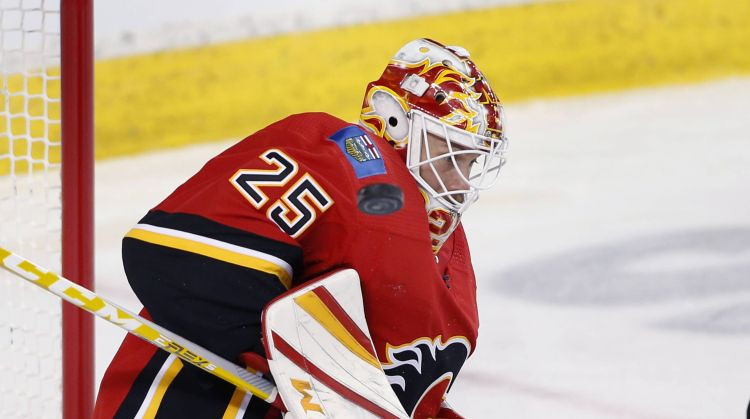 "Flames" vārtsargs Markstrems atzīts par NHL nedēļas pirmo zvaigzni