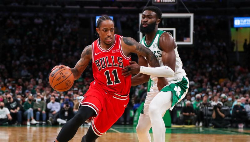 "Bulls" pārspēj "Celtics" un izcīna sesto uzvaru; Sabonim 24+14+6 pret "Spurs"