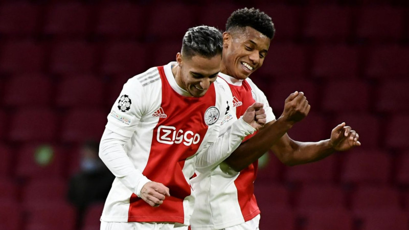 "Ajax" iesit četrus un ČL grupu turnīru pabeidz perfekti, Dortmunde grauj ar 5:0