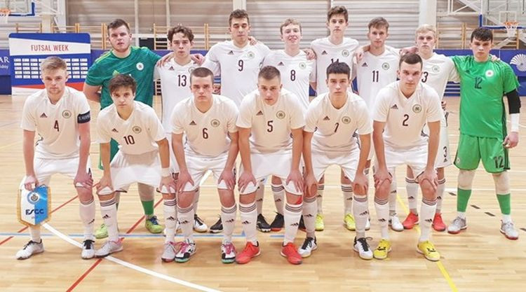 Latvijas U19 telpu futbola izlase pārspēj arī Sanmarīno pieaugušo komandu