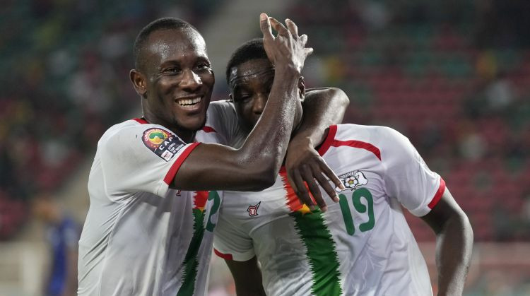 Burkinafaso uzvaras vārtus gūst ar krūtīm, Āfrikas Nāciju kausā jau desmitais 1:0