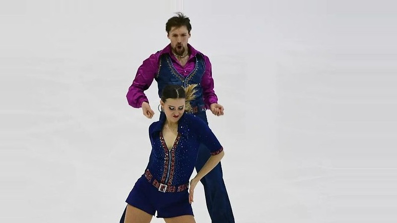 Latvijas ledus deju duets Ipolito/Rasels iegūst 24. vietu Eiropas čempionātā