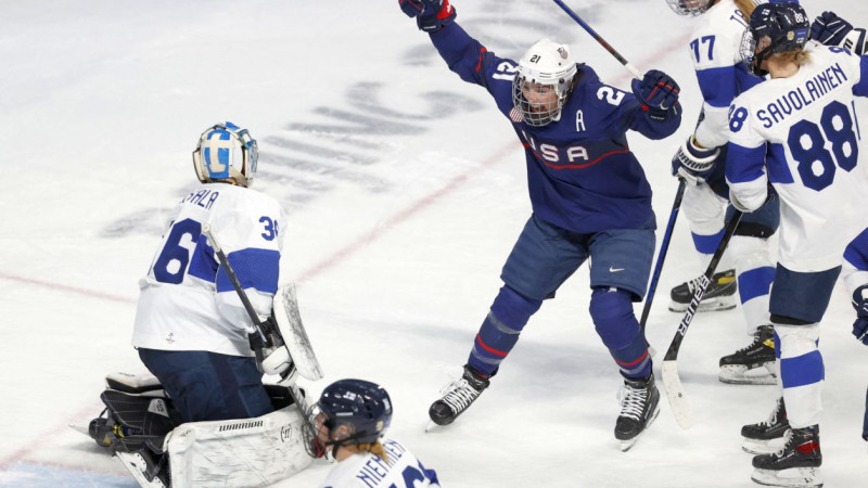 ASV hokejistes cīņas otrajā daļā salauž Somiju, nodrošinot grandu finālu
