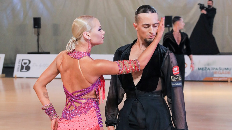 Latvijas pāris vēlreiz sasniedz pusfinālu Pasaules kausā Latīņamerikas dejās