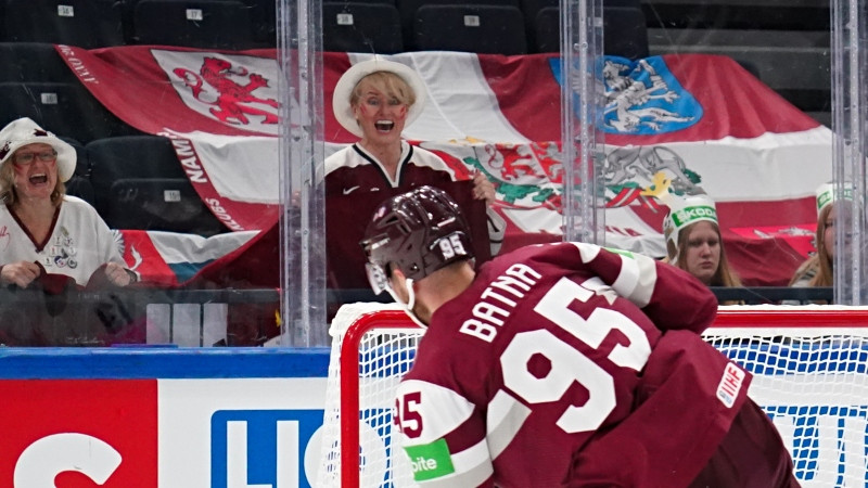 Latvijas hokeja izlase pakāpjas uz 10. vietu IIHF spēka rangā