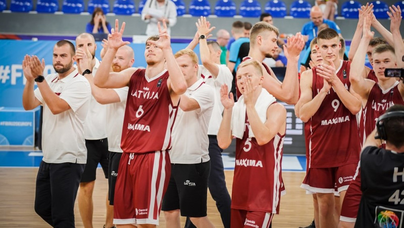 Latvijas U20 basketbolisti pieļauj 22 kļūdas, tomēr galotnē pieveic Ungāriju