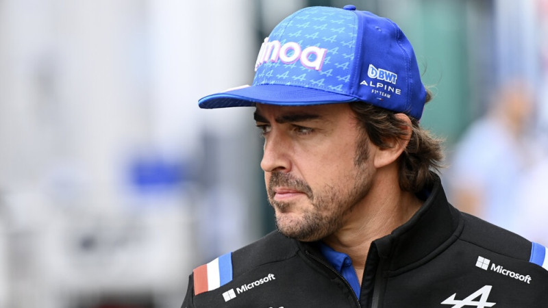 Alonso aizstās Fetelu un nākamajā sezonā pārstāvēs ''Aston Martin''