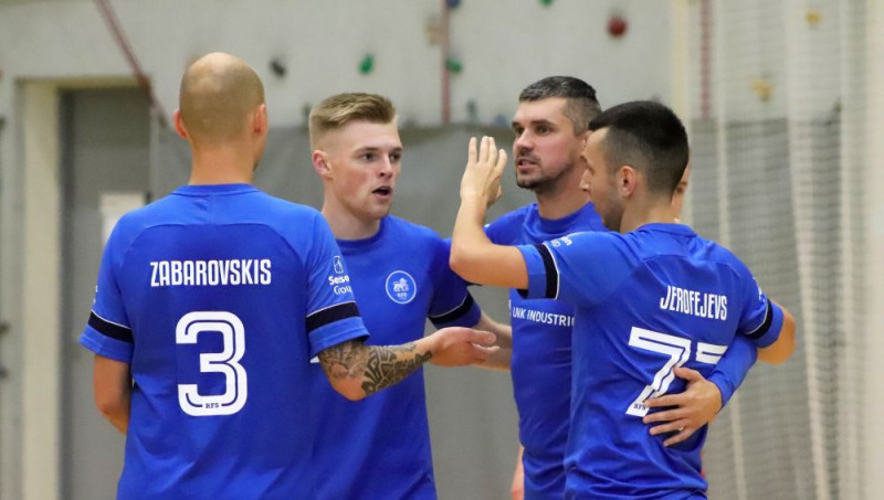 Telpu futbola centrālajā spēlē ''Petrow'' un ''RFS Futsal'' uzvarētāju nenoskaidro
