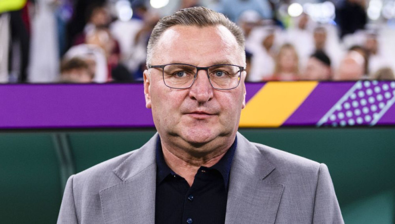 Polija no futbola izlases galvenā trenera pienākumiem atbrīvo Mihņeviču