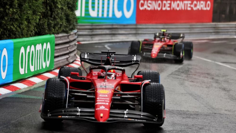 "Ferrari" vilcinās, bet vienojas ar FIA par startēšanu F1 čempionātā arī 2026. gadā