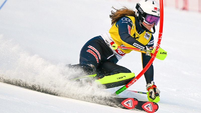 Pasaules junioru čempionāta medaļas slalomā sadala bez Ģērmanes klātbūtnes