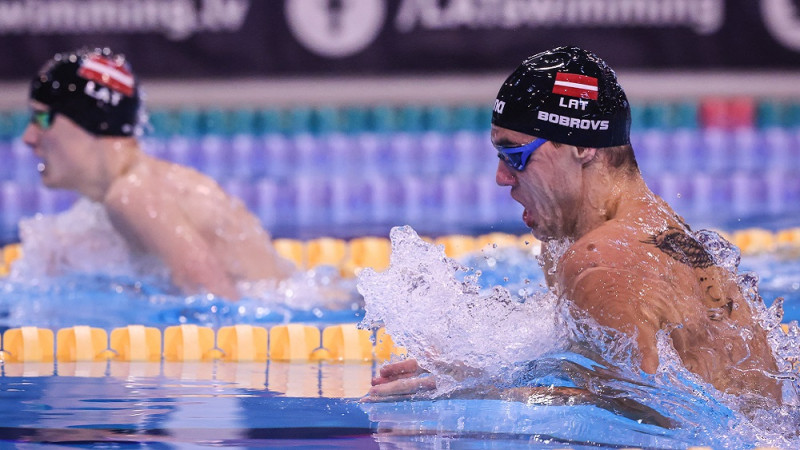 Bobrovam pasaules čempionātā peldēšanā 49. vieta 100 metru brasā